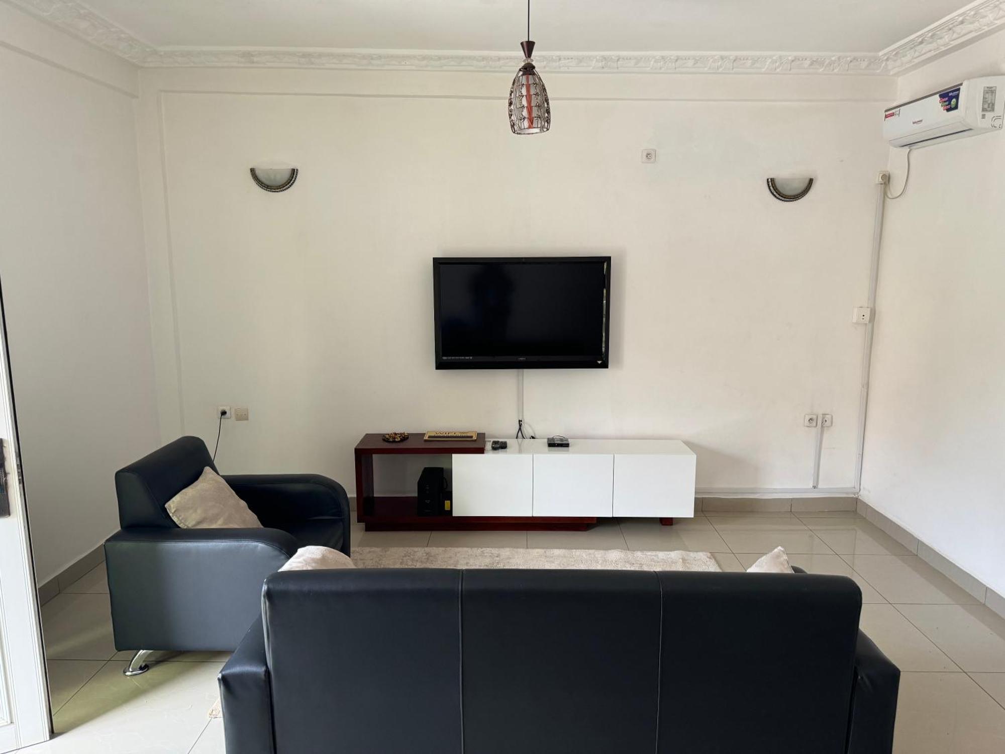 Appartements Modernes, Wifi, Tv - Yaounde, Omnisports Zewnętrze zdjęcie