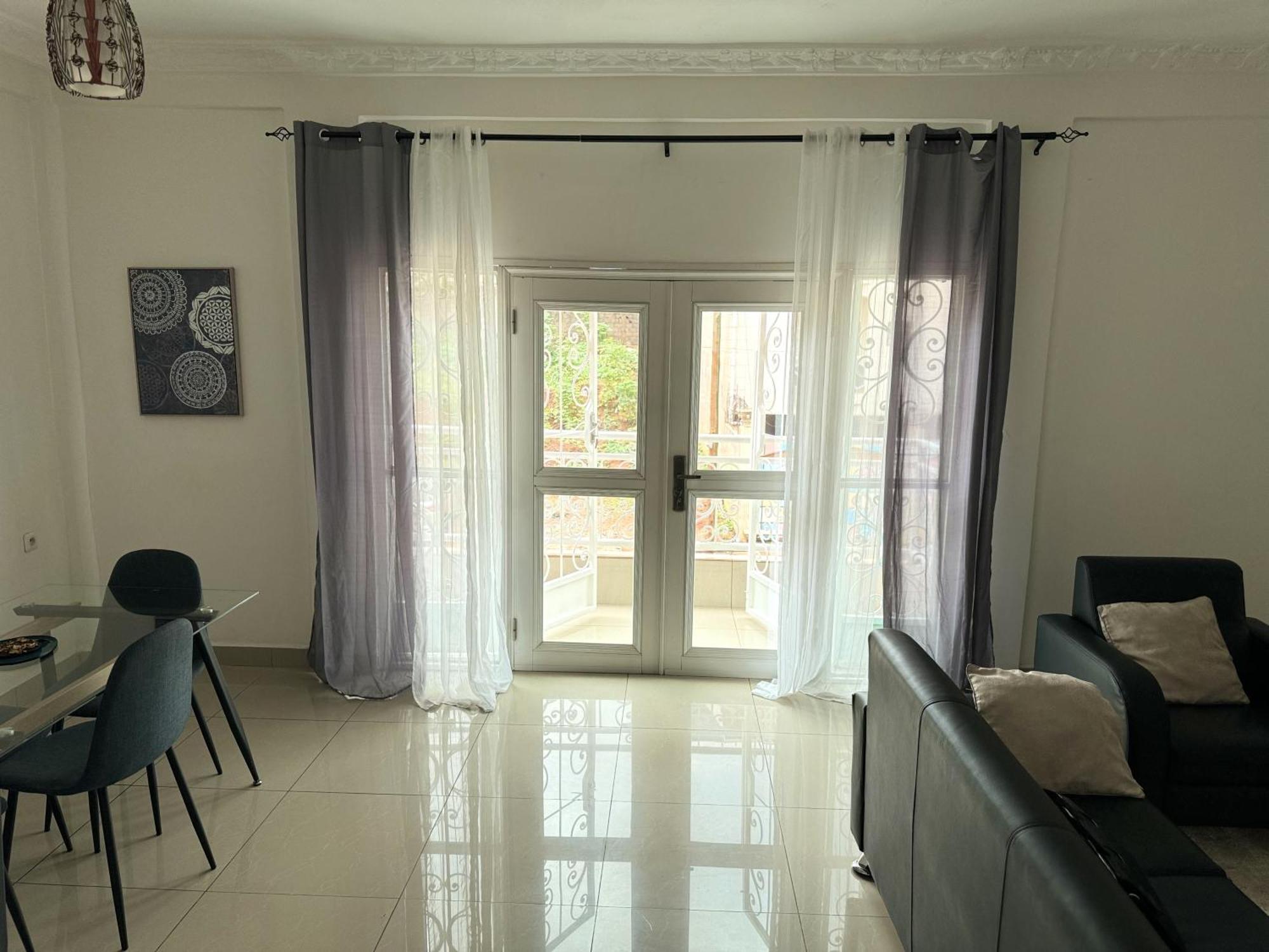 Appartements Modernes, Wifi, Tv - Yaounde, Omnisports Zewnętrze zdjęcie