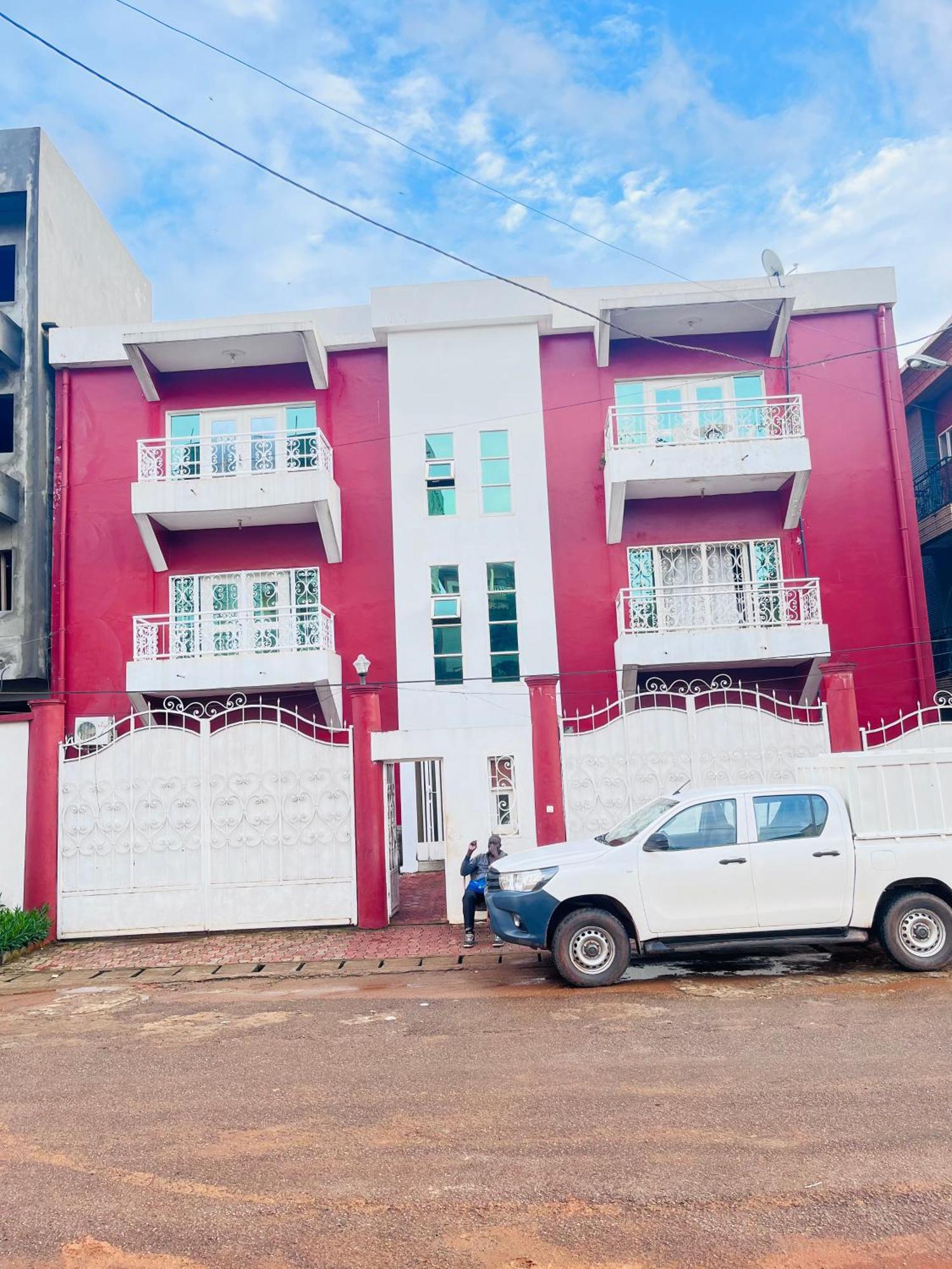Appartements Modernes, Wifi, Tv - Yaounde, Omnisports Zewnętrze zdjęcie