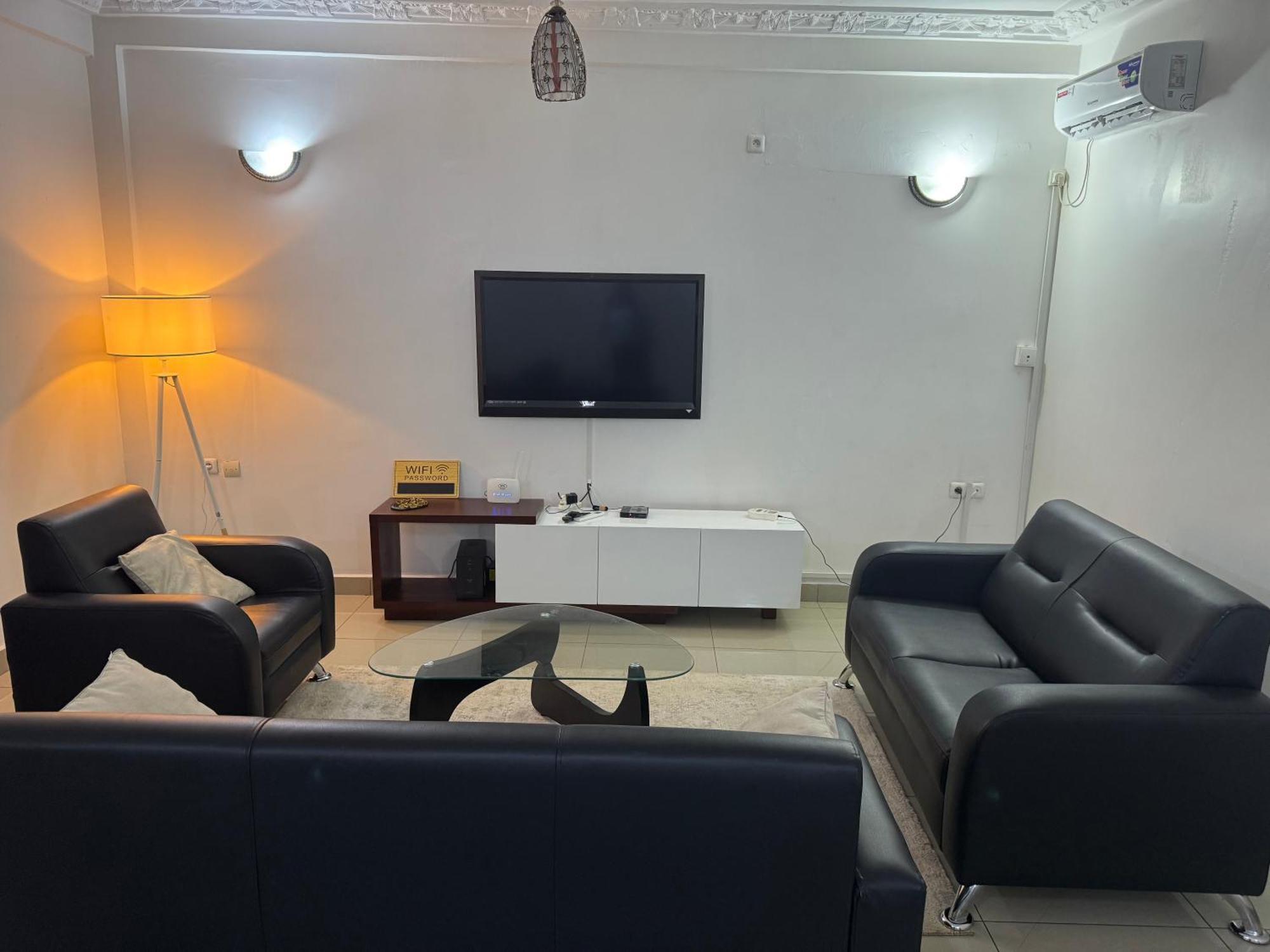Appartements Modernes, Wifi, Tv - Yaounde, Omnisports Zewnętrze zdjęcie